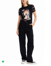 Load image into Gallery viewer, Arty face T-shirt Desigual
