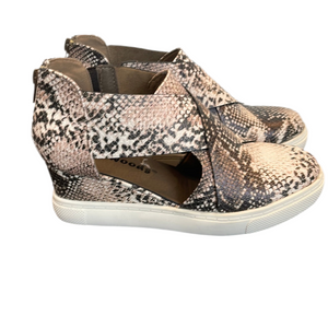 Leopard Print Sporty High Top Sneakers Women