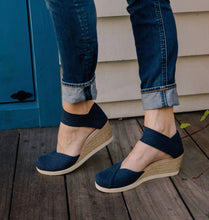 Load image into Gallery viewer, OBX Closed Toe Espadrilles Wedge