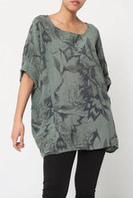 Load image into Gallery viewer, Linen Blouse Floral Pattern