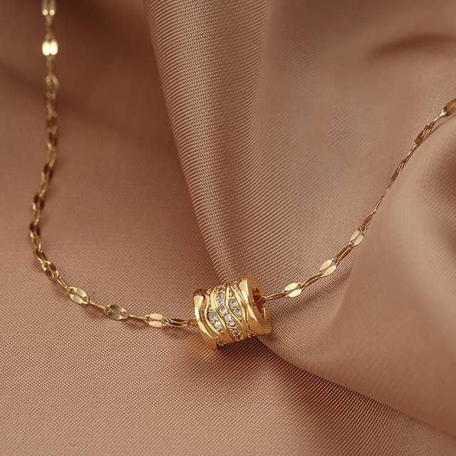 Ladies Gold Necklace Pendant Necklace