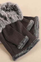 Load image into Gallery viewer, Fingerless gloves with faux fur trim Women