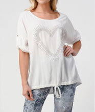 Load image into Gallery viewer, Relaxed Style Top Heart Design Embossed