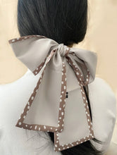 Load image into Gallery viewer, Bow Knot Scrunchie Scarf