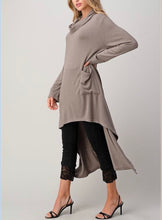 Load image into Gallery viewer, Long Turtleneck Tunic Top